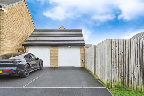 4 bedroom detached house for sale, Priestley Crescent, Bradford