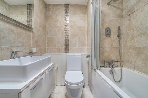 2 bedroom flat for sale, Chase Road, London