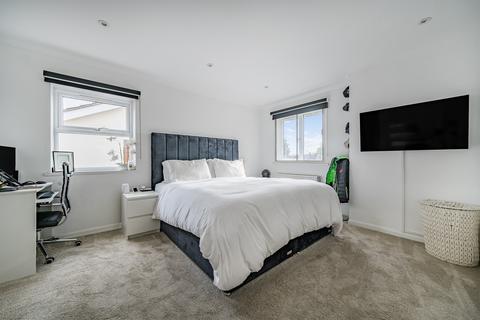 2 bedroom flat for sale, Station Road, Barnet