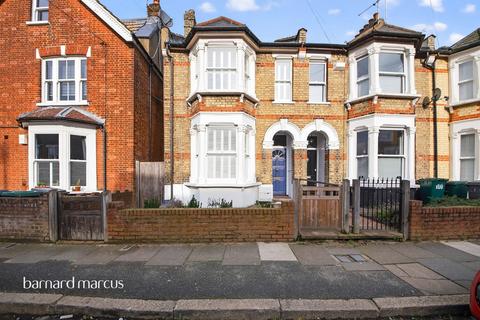 3 bedroom end of terrace house for sale, Salisbury Road, Barnet