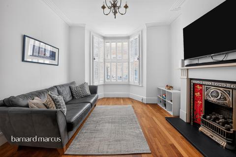 3 bedroom end of terrace house for sale, Salisbury Road, Barnet