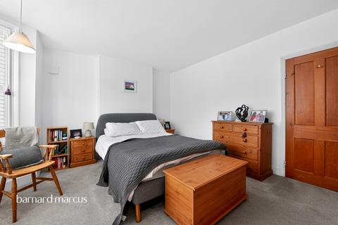 3 bedroom end of terrace house for sale, Salisbury Road, Barnet