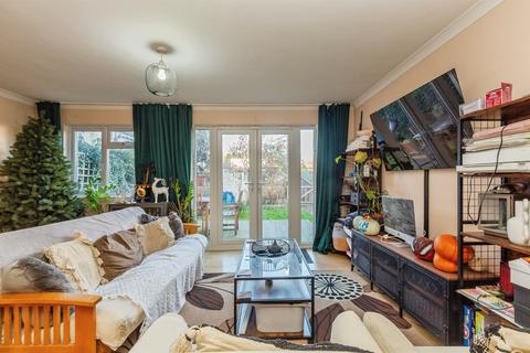 3 bedroom end of terrace house for sale, Northmead Road, Slough