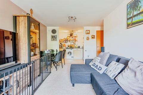 2 bedroom apartment for sale, Commonwealth Drive, Crawley