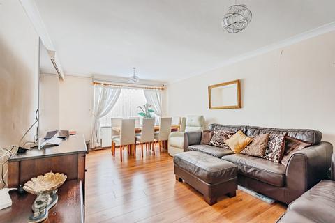3 bedroom end of terrace house for sale, Beachy Road, Crawley