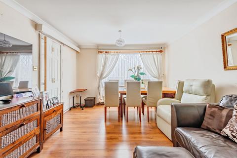 3 bedroom end of terrace house for sale, Beachy Road, Crawley