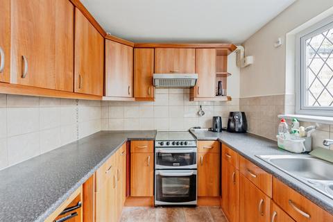 3 bedroom end of terrace house for sale, Beachy Road, Crawley