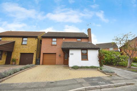 4 bedroom detached house for sale, Melville Heath, South Woodham Ferrers, Chelmsford