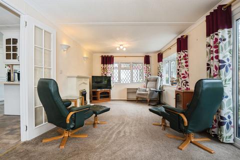 2 bedroom park home for sale, Avondale Park, Colden Common, Winchester