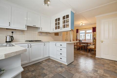 2 bedroom park home for sale, Avondale Park, Colden Common, Winchester