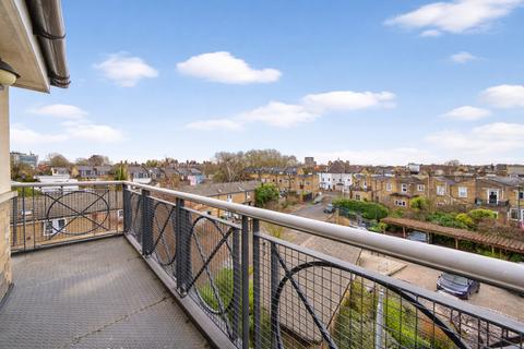 3 bedroom flat for sale, Rubens Place, London