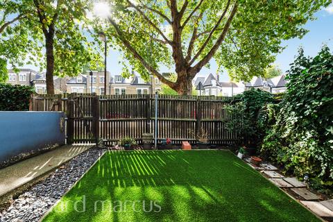 3 bedroom maisonette for sale, Union Road, London