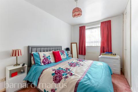 3 bedroom maisonette for sale, Union Road, London