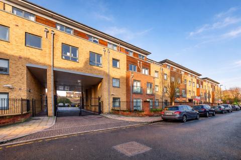 1 bedroom flat for sale, Effra Parade, London