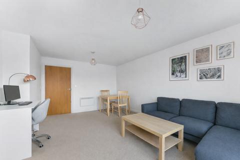 1 bedroom flat for sale, Effra Parade, London