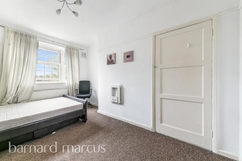 3 bedroom flat for sale, Worsopp Drive, London