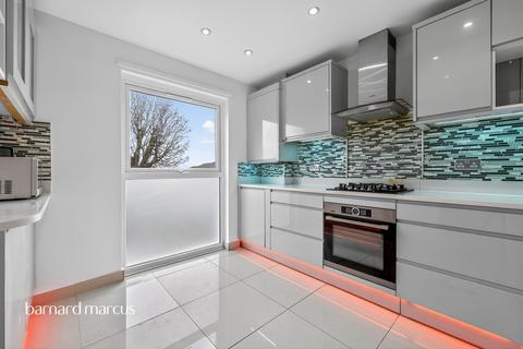 3 bedroom terraced house for sale, Bardsley Close, Croydon