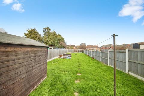 3 bedroom end of terrace house for sale, Alderton Road, Colchester