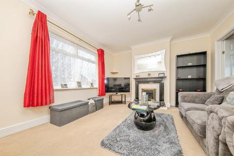 3 bedroom end of terrace house for sale, Alderton Road, Colchester