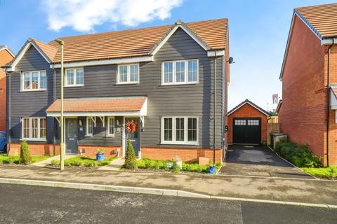 3 bedroom semi-detached house for sale, The Elms, Wantage