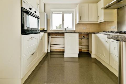 2 bedroom maisonette for sale, Bowmans Avenue, Hitchin