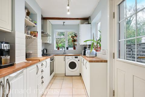 2 bedroom semi-detached house for sale, Lincoln Road, Dorking