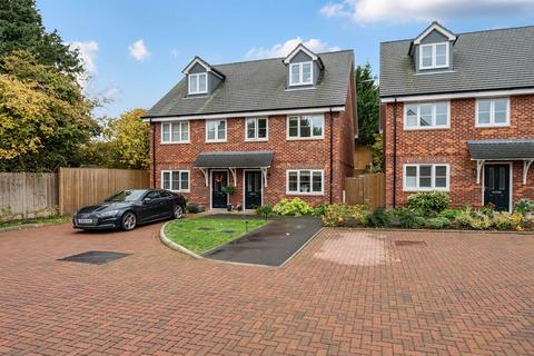 Godayn Grove, Maidenhead
