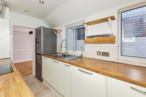 undefined, Elgar Road, Reading
