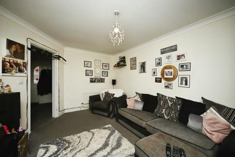 3 bedroom end of terrace house for sale, Severn Drive, Taunton