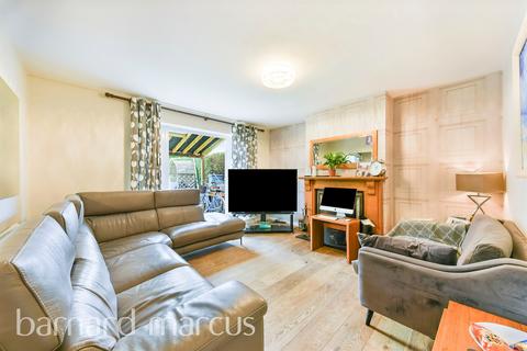 4 bedroom end of terrace house for sale, Whatley Avenue, London