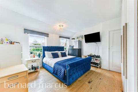 4 bedroom end of terrace house for sale, Whatley Avenue, London