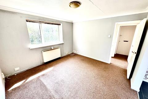 undefined, Village Road, Prenton