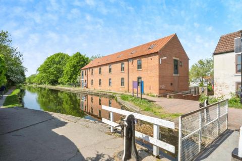 3 bedroom terraced house for sale, Wharf Road, Retford