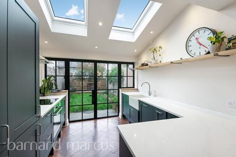 2 bedroom terraced house for sale, Coteford Street, London