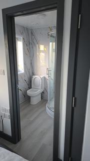 Studio to rent, Conway Road, Whitton TW4