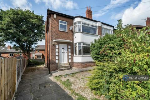 4 bedroom semi-detached house to rent, Ash Crescent, Leeds, LS6