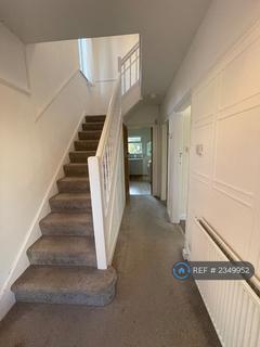 4 bedroom semi-detached house to rent, Ash Crescent, Leeds, LS6
