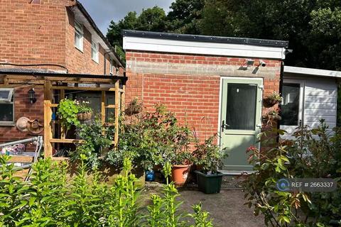 4 bedroom semi-detached house to rent, Sedgehill Avenue, Birmingham, B17