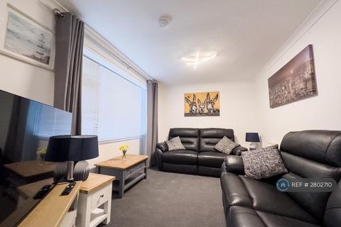 5 bedroom terraced house to rent, Thurso Walk, Corby, NN17