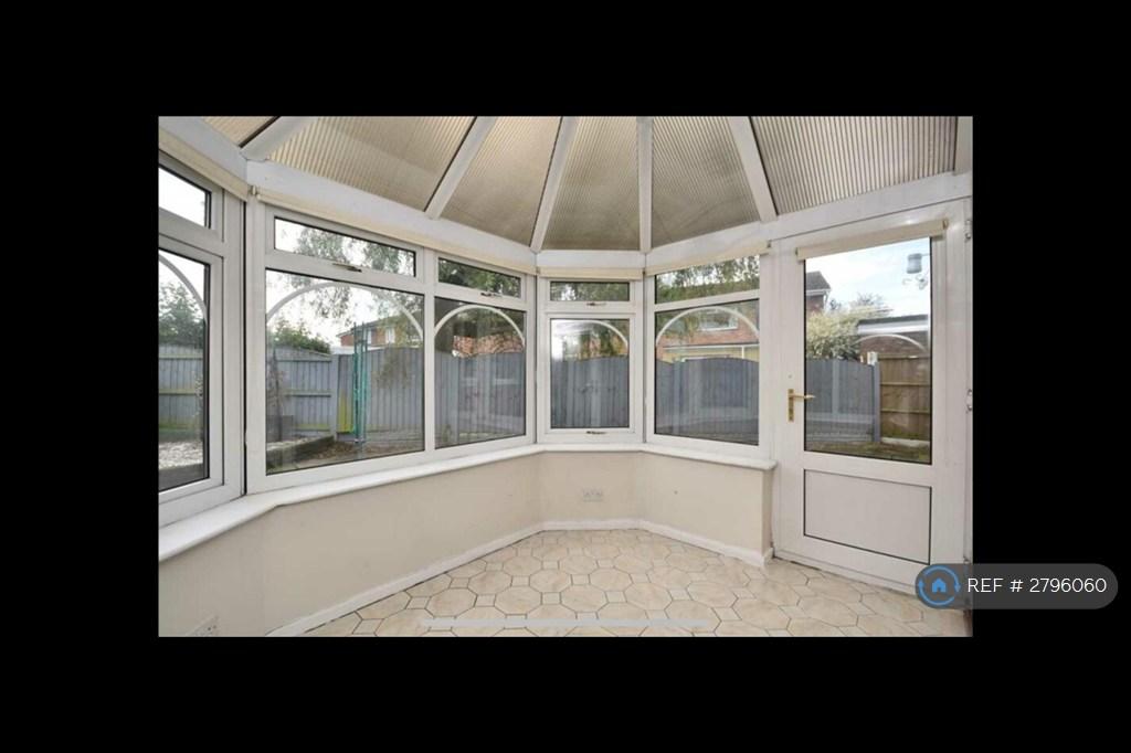 Conservatory &amp; Rear Garden Before Decorating