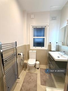3 bedroom flat to rent, Park Avenue, London, N13