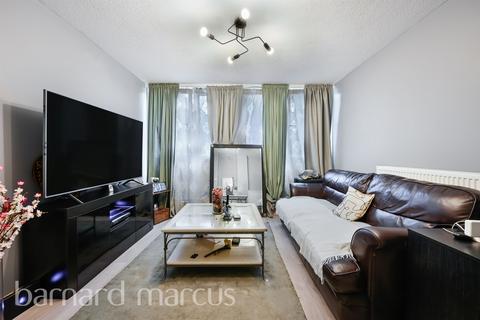 2 bedroom apartment for sale, Carmichael Close, London