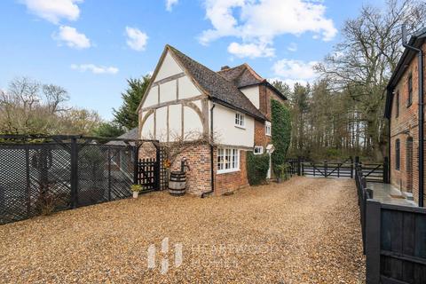 4 bedroom detached house for sale, Beechtree Cottage, Hemel Hempstead Road, HP3 8LA