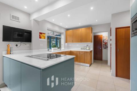 4 bedroom semi-detached house for sale, Blenkin Close, St. Albans, AL3 6EB