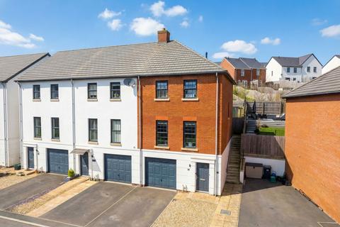 3 bedroom townhouse for sale, Tarka Way, Crediton, EX17