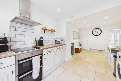 3 bedroom terraced house for sale, East Street, Crediton, EX17
