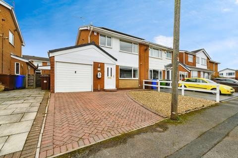 4 bedroom semi-detached house for sale - Far Hey Close, Manchester, M26