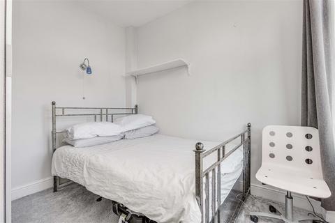 2 bedroom flat for sale, Fulham High Street, London SW6