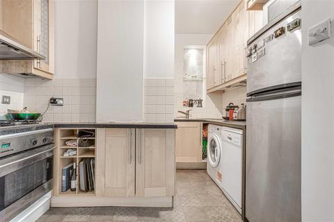 2 bedroom flat for sale, Fulham High Street, London SW6