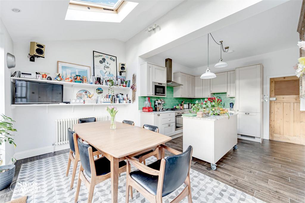 4 Carew Road-8.jpg